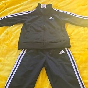Adidas jogger set